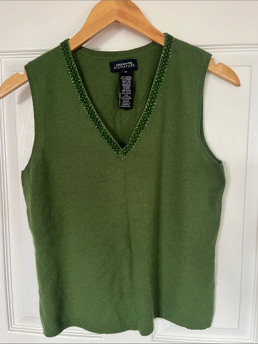 Jones New York V-neck sleeveless knit tank -green